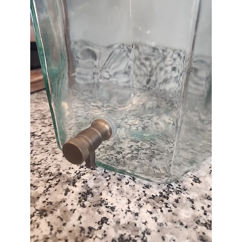 Sven green glass